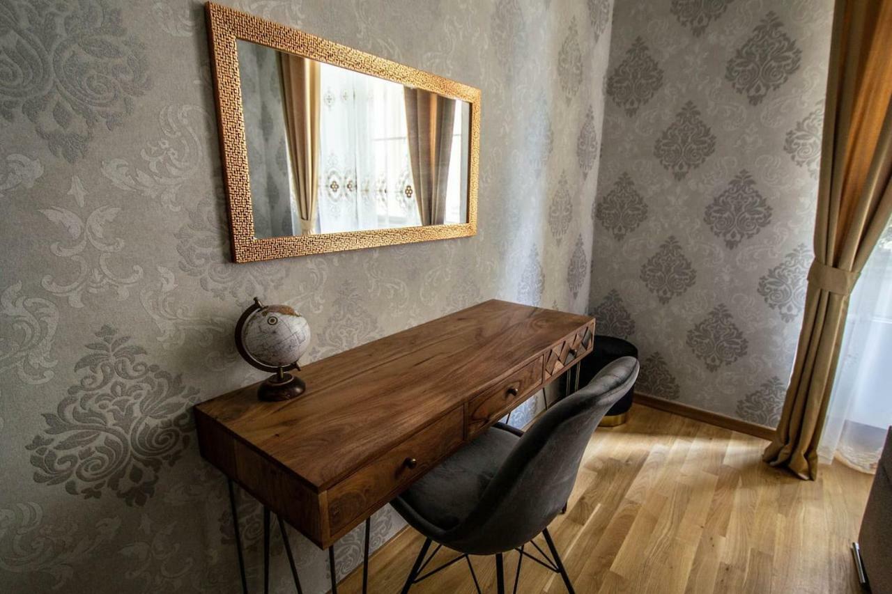 Design 3BDR Apartment in residence, FREE PARKING Praag Buitenkant foto