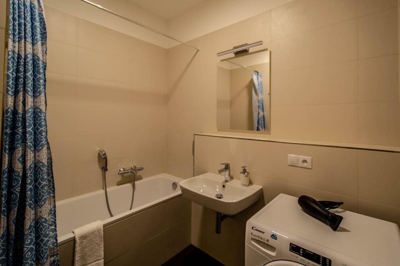 Design 3BDR Apartment in residence, FREE PARKING Praag Buitenkant foto