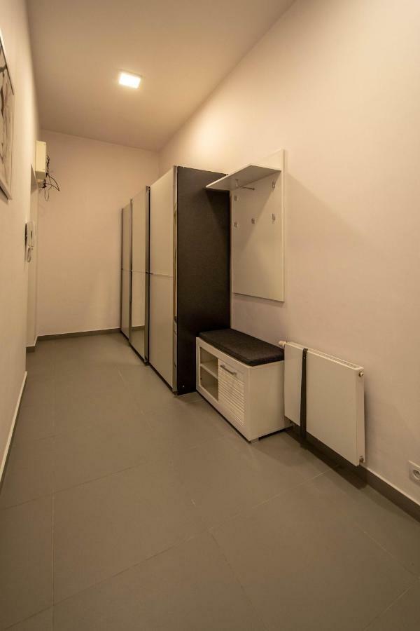 Design 3BDR Apartment in residence, FREE PARKING Praag Buitenkant foto